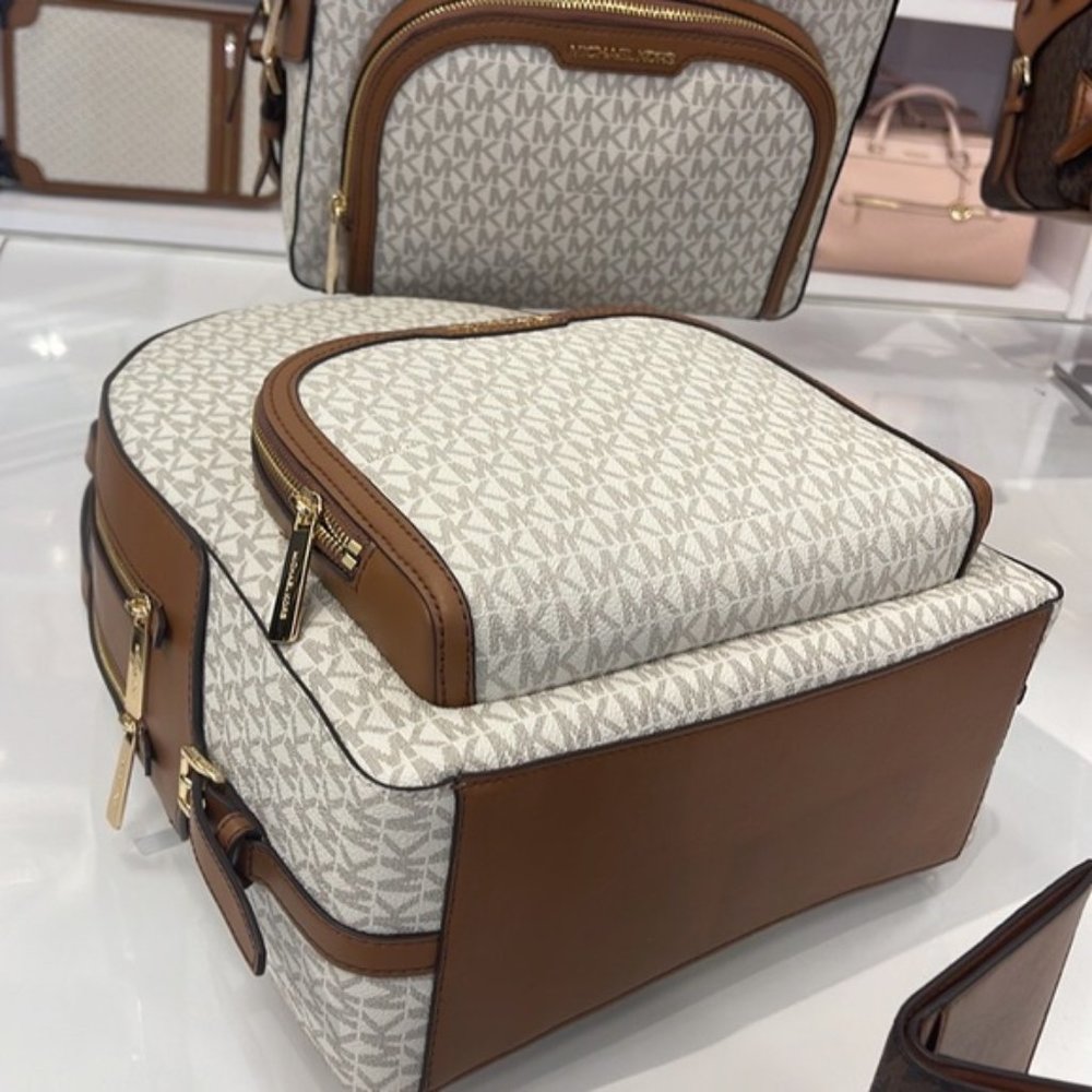 Michael Kors Jaycee Large Zip Pocket Backpack Vanilla - Picture 8 of 16